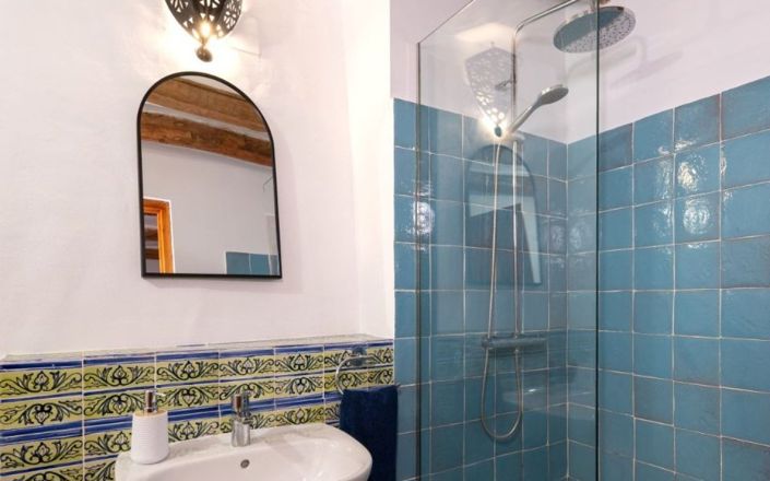 Image No.17-4 Bed House for sale