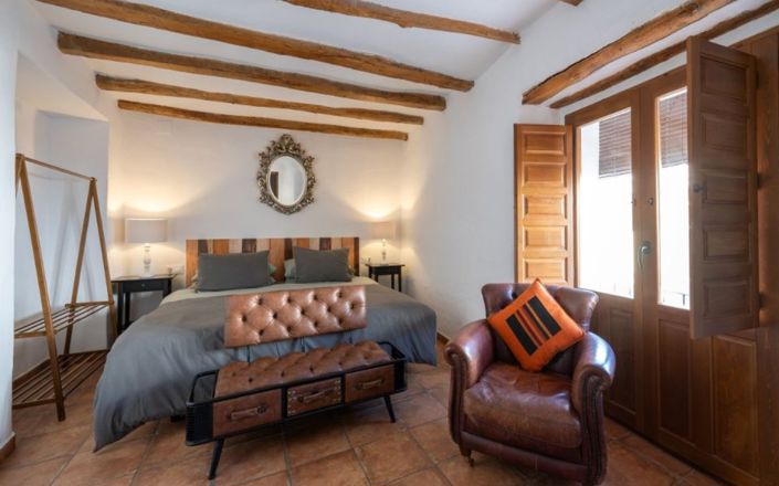 Image No.21-4 Bed House for sale