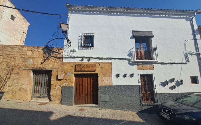 Image No.34-4 Bed House for sale