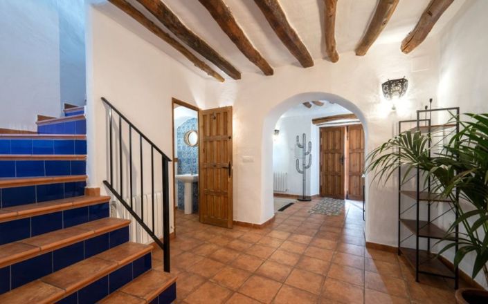 Image No.7-4 Bed House for sale