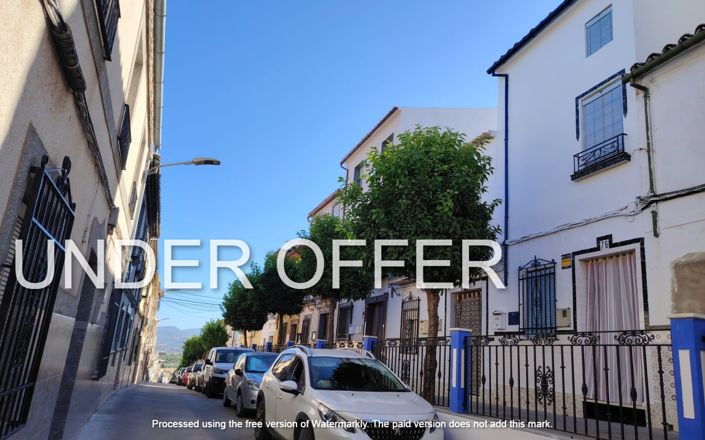 Image No.1-3 Bed House for sale
