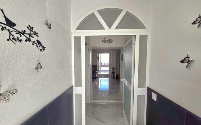 Image No.3-5 Bed House for sale