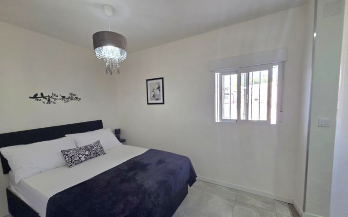 Image No.31-5 Bed House for sale