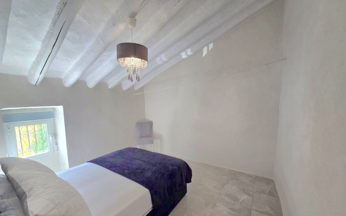 Image No.40-5 Bed House for sale