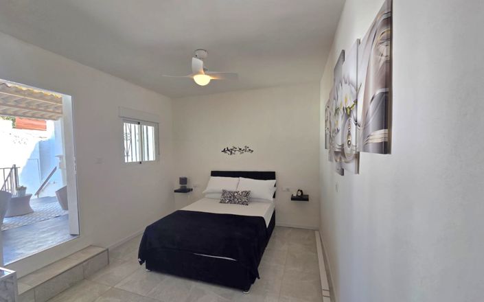 Image No.41-5 Bed House for sale