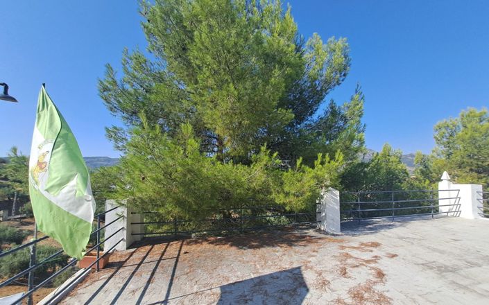 Image No.10-2 Bed House for sale