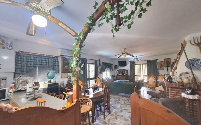 Image No.17-2 Bed House for sale