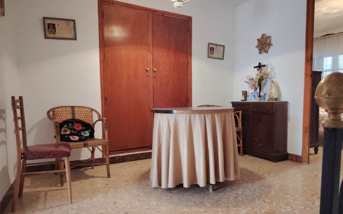 Image No.16-4 Bed House for sale