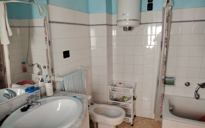 Image No.20-4 Bed House for sale