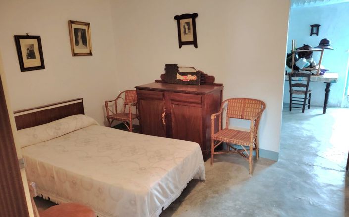 Image No.26-4 Bed House for sale