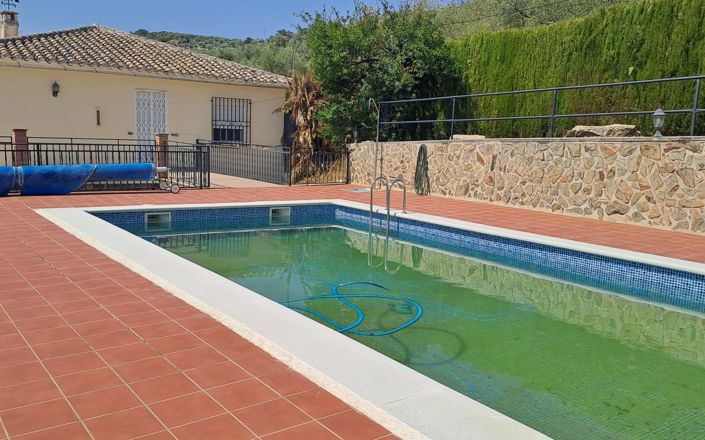 Image No.12-5 Bed House for sale