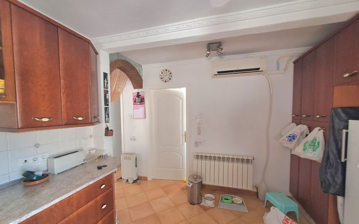 Image No.20-5 Bed House for sale