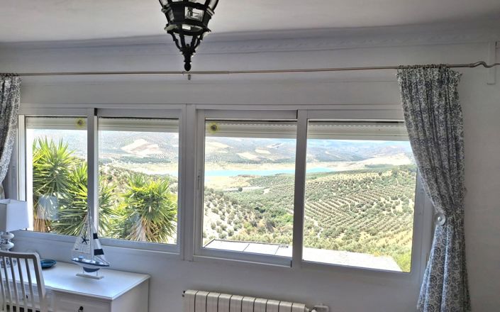 Image No.31-6 Bed House for sale