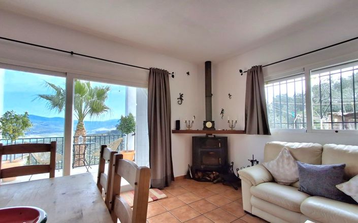 Image No.47-6 Bed House for sale