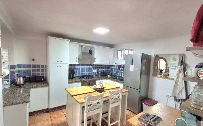 Image No.50-6 Bed House for sale