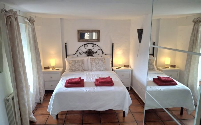 Image No.51-6 Bed House for sale