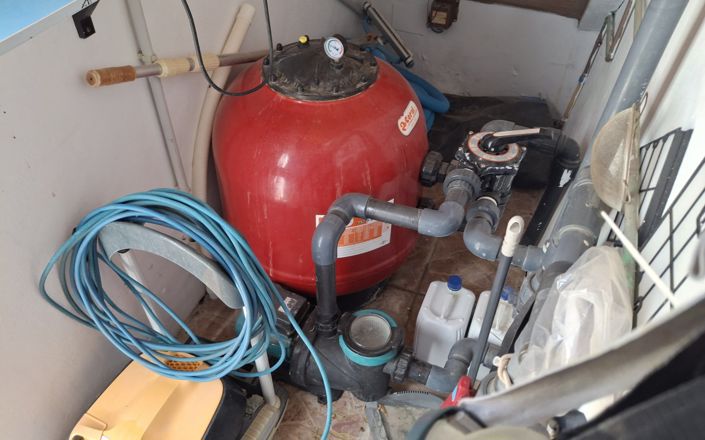 Image No.65-6 Bed House for sale