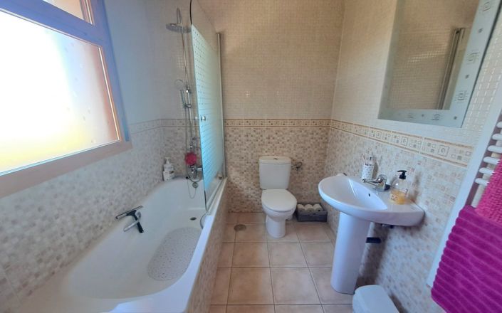 Image No.9-Maison de 6 chambres à vendre à Iznájar