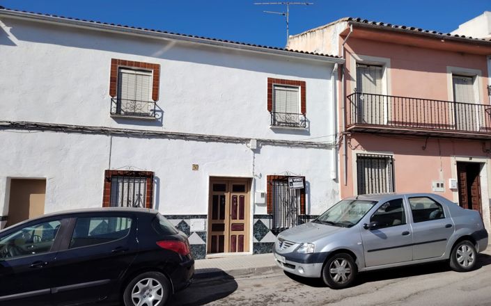 Image No.1-6 Bed House for sale
