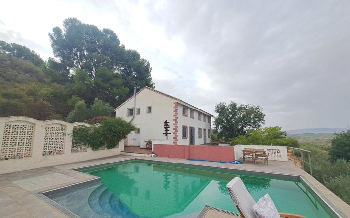 Image No.20-7 Bed House for sale