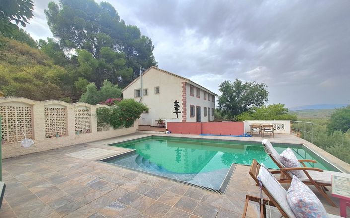 Image No.24-7 Bed House for sale