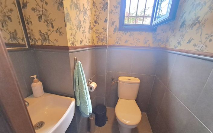 Image No.31-7 Bed House for sale