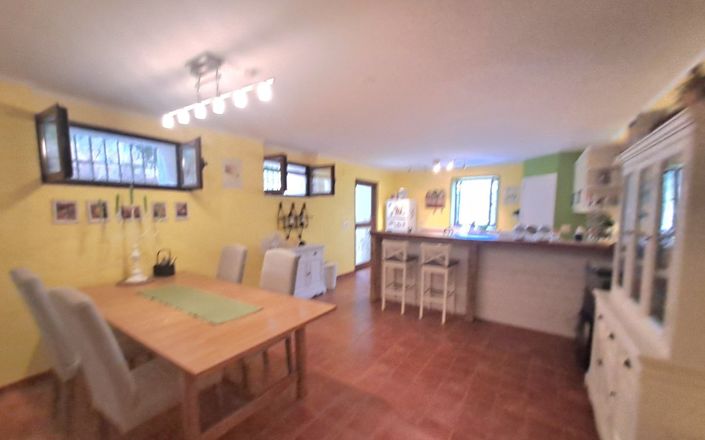 Image No.33-7 Bed House for sale