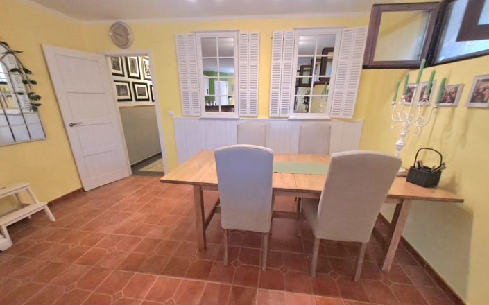 Image No.40-7 Bed House for sale