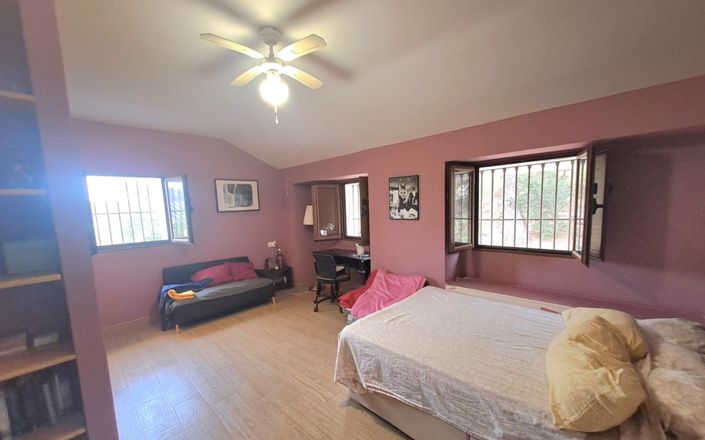 Image No.60-7 Bed House for sale