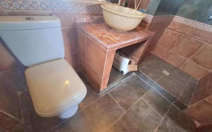 Image No.65-7 Bed House for sale