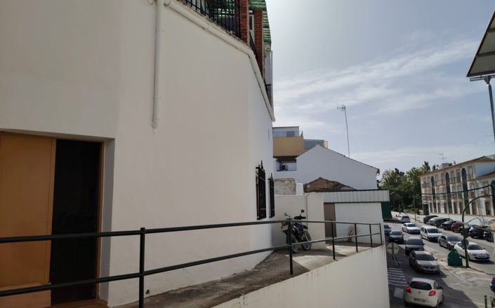 Image No.28-5 Bed House for sale