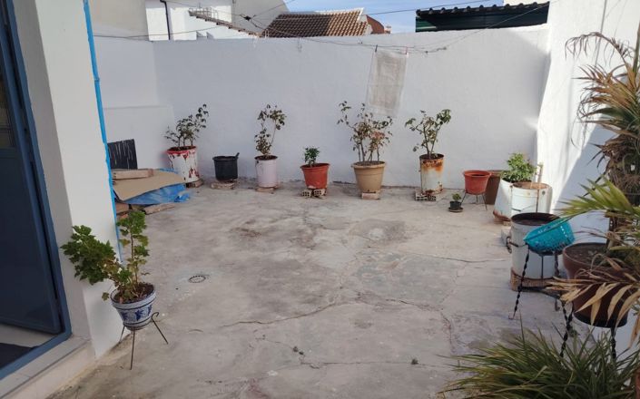 Image No.12-4 Bed House for sale