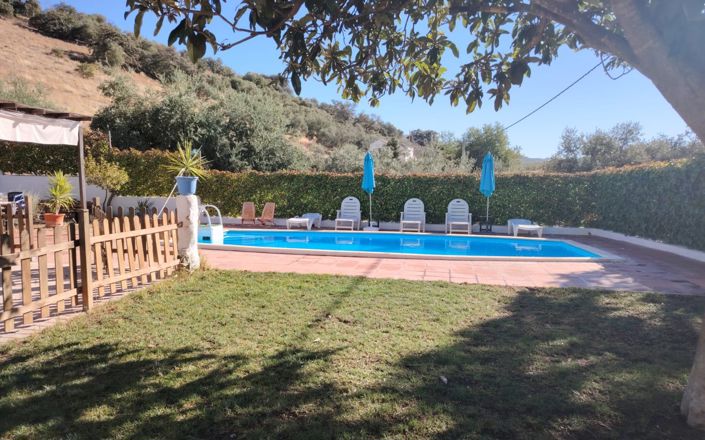 Image No.1-5 Bed House for sale
