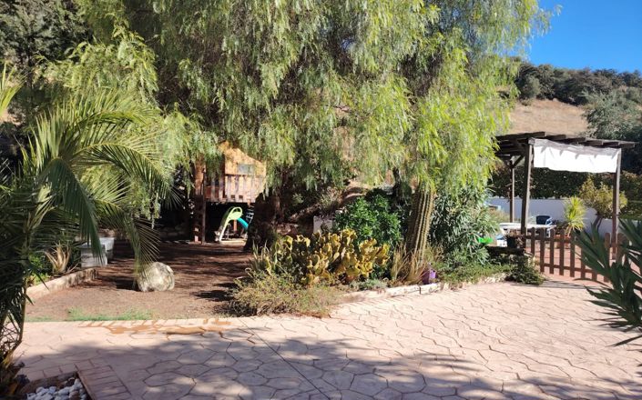 Image No.11-5 Bed House for sale