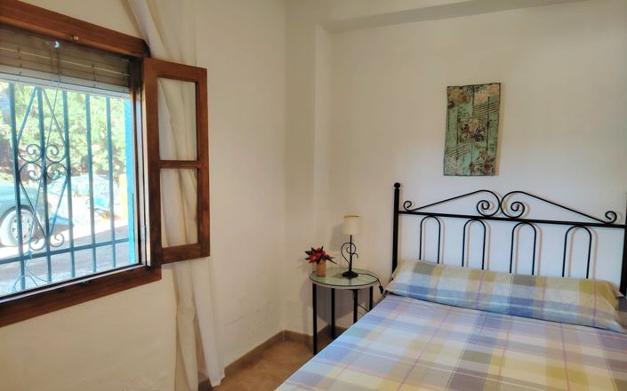 Image No.17-5 Bed House for sale