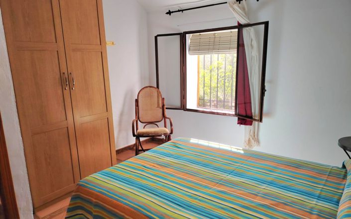 Image No.38-5 Bed House for sale