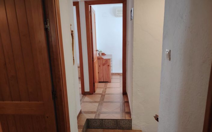 Image No.39-5 Bed House for sale