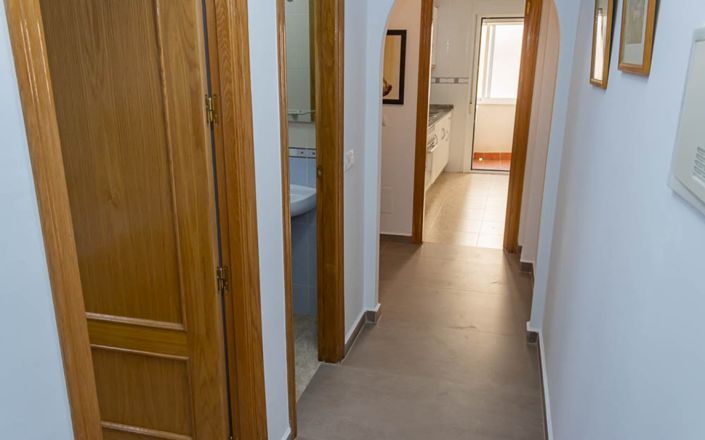 Image No.18-3 Bed House for sale