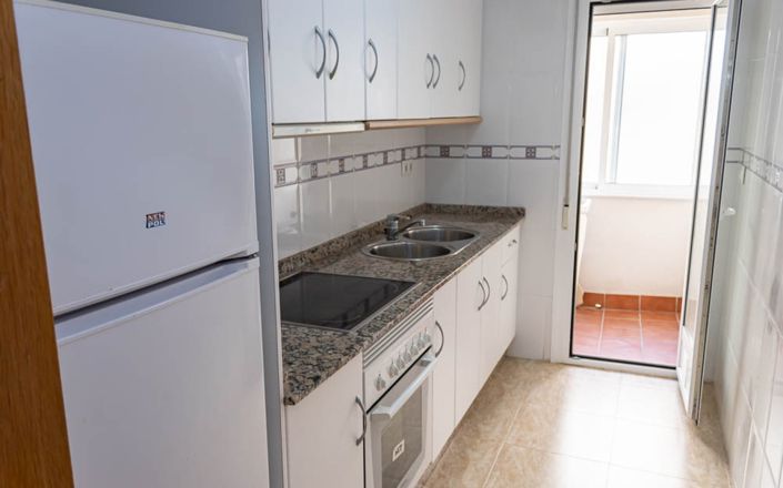 Image No.8-3 Bed House for sale