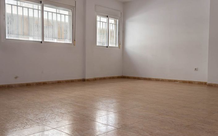 Image No.2-3 Bed House for sale