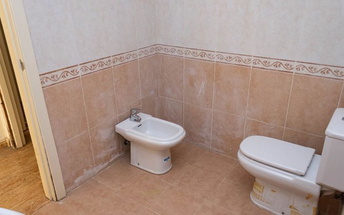 Image No.21-3 Bed House for sale