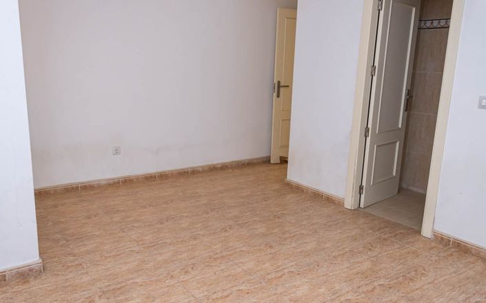 Image No.27-3 Bed House for sale