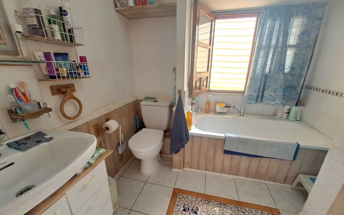 Image No.20-5 Bed House for sale