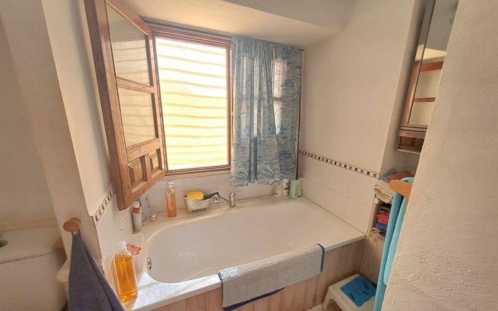 Image No.21-5 Bed House for sale