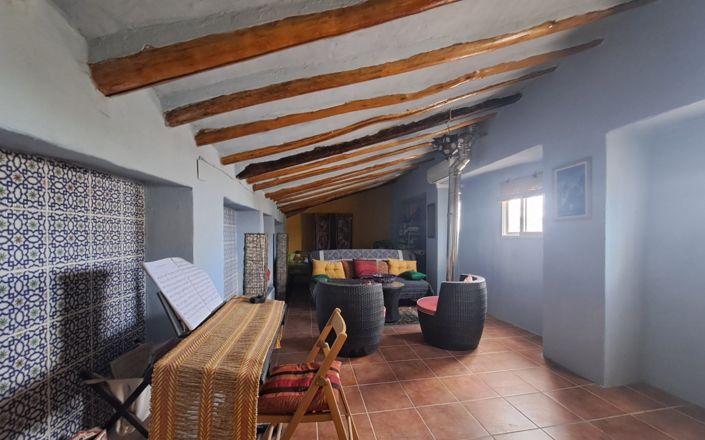 Image No.17-3 Bed House for sale