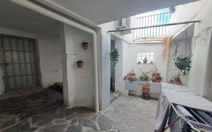 Image No.23-3 Bed House for sale