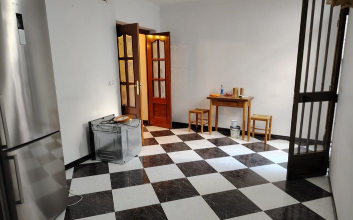 Image No.13-4 Bed House for sale