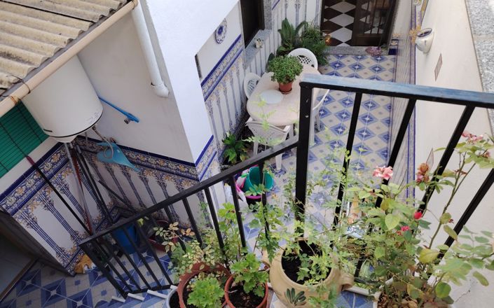 Image No.18-4 Bed House for sale