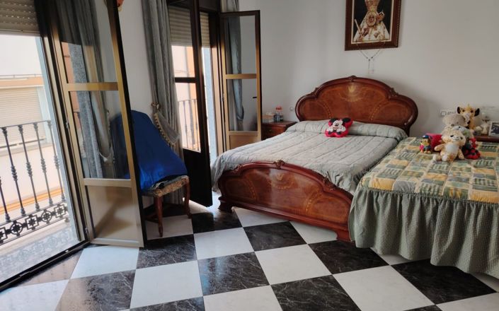 Image No.23-4 Bed House for sale