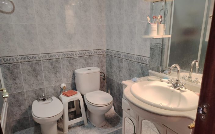 Image No.24-4 Bed House for sale